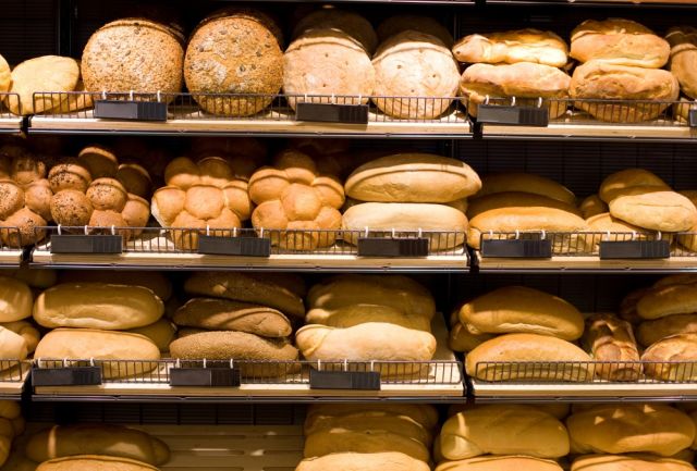 В КГК на горячую линию можно обратиться по вопросам качества хлеба